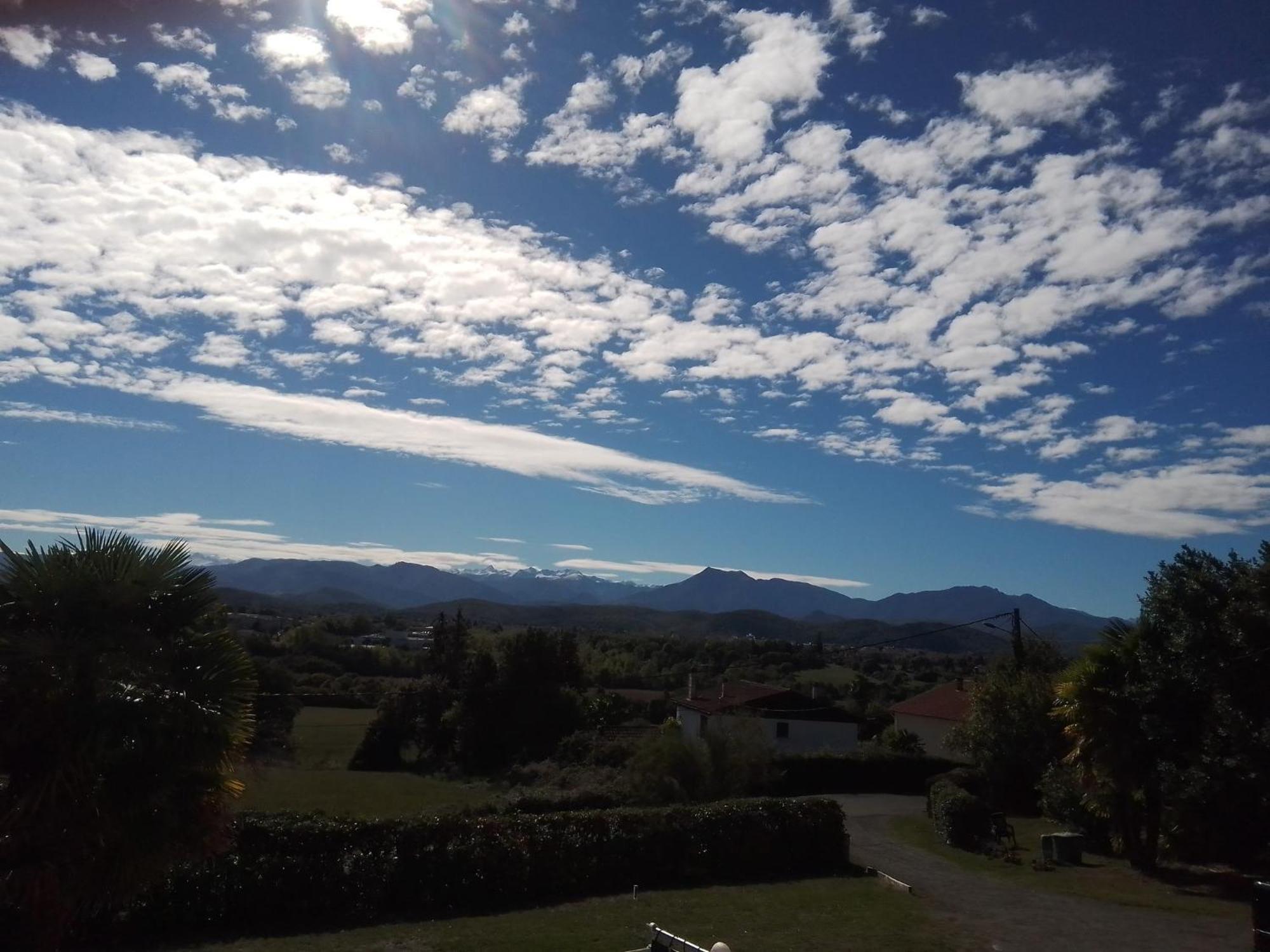 Pyrenees Vue Gite - Vues Fantastique, Parking Gratuit Sur Place & Piscine Saint Gaudens Eksteriør billede